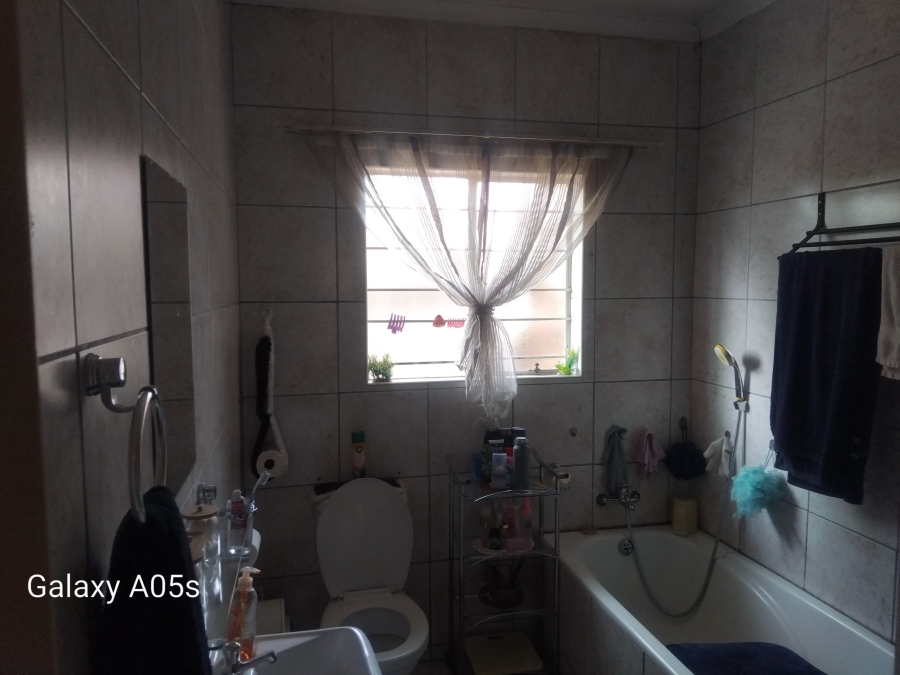 4 Bedroom Property for Sale in Oos Einde North West
